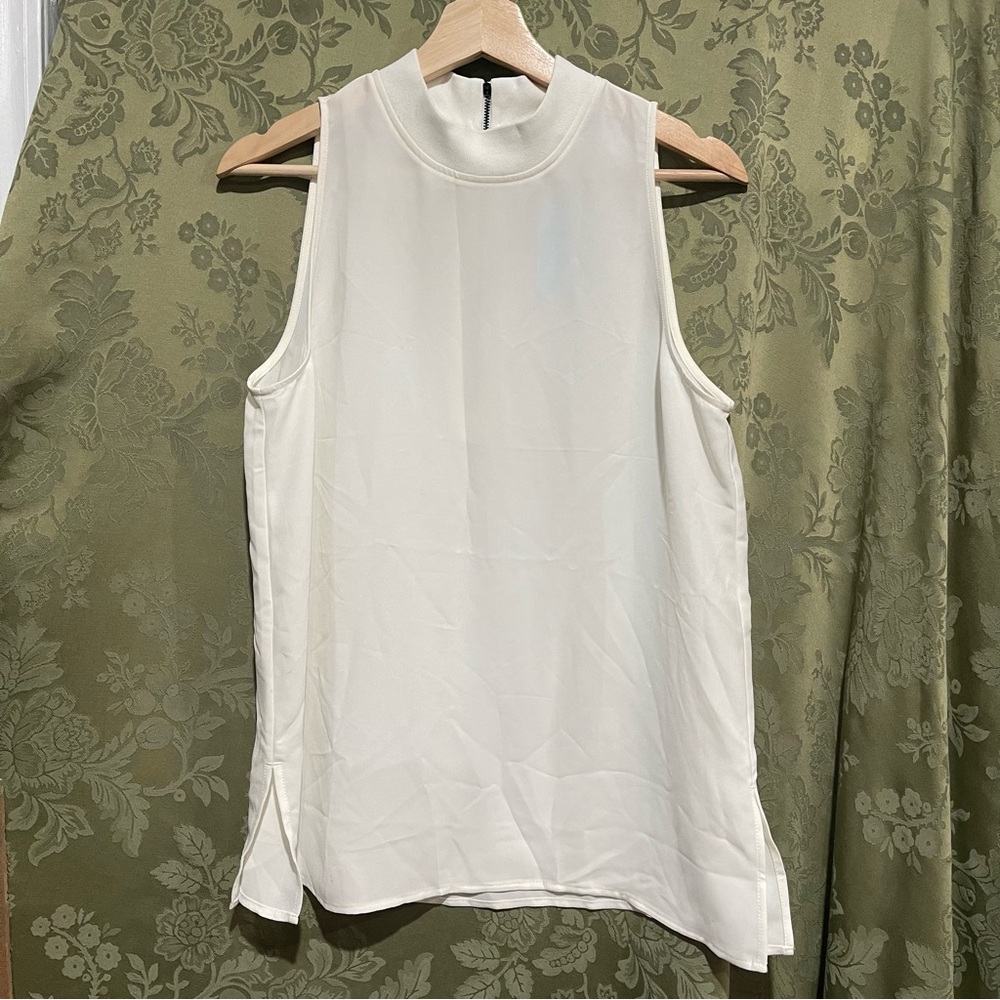 LOFT Women’s Ivory Sleeveless Blouse Mock Neck Size Medium Petite NWT